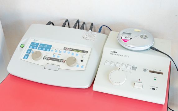 岐阜補聴器は岐阜市加納の認定補聴器専門店です。補聴器ではなく「きこえ」をご提供することをモットーとし、皆様の日常でのご不便にお役に立てることが私達の何よりの喜びです。