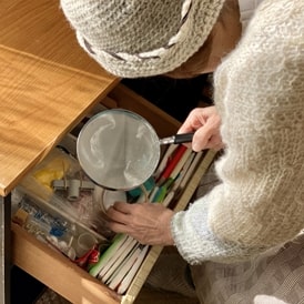 岐阜補聴器が強みとする6つの安心サポートサービス05.紛失補償。当店でご購入いただいた補聴器を1年以内に紛失された場合は定価の半額で同機種を販売させていただきます。